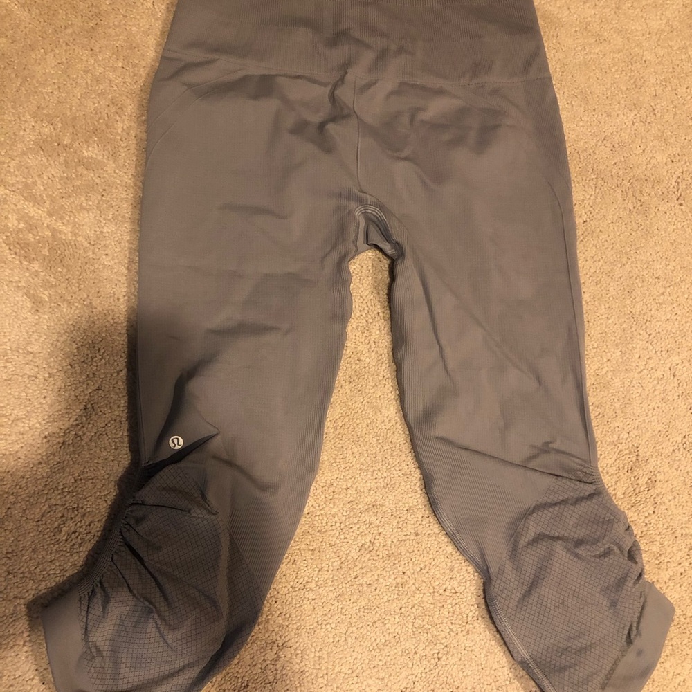 Lululemon seamless cropped pants